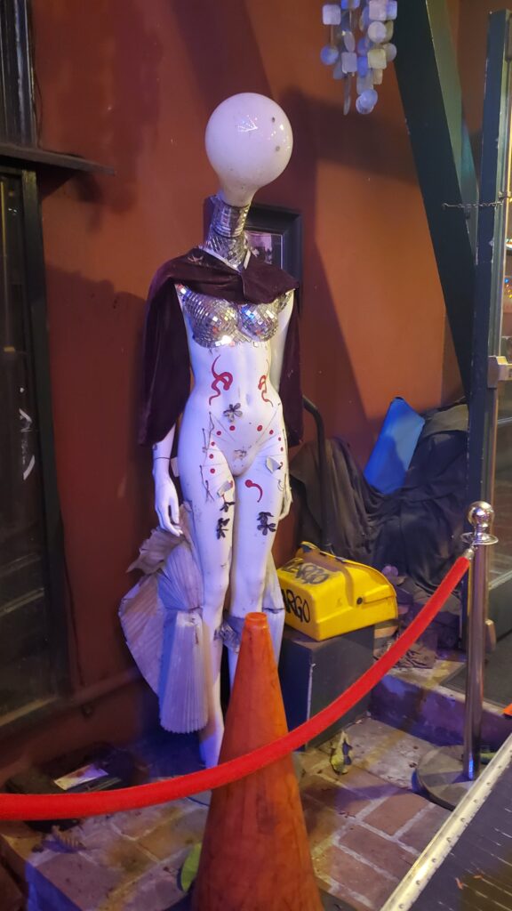 weird mannequin thing at the largo at the coronet